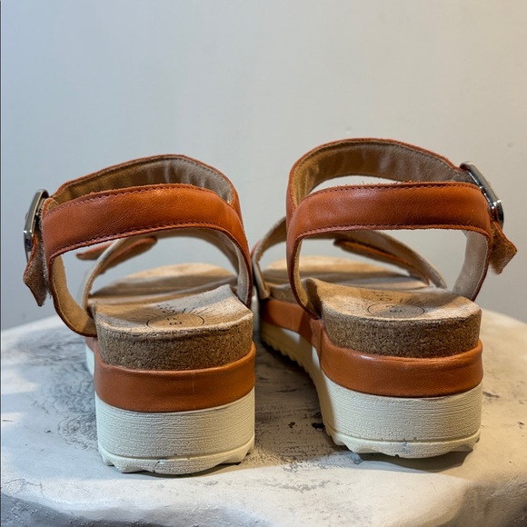 Cork and Leather Velcro Strap Faux Buckle 2” Platform Comfort Sandals Size 8 - Picture 6 of 12